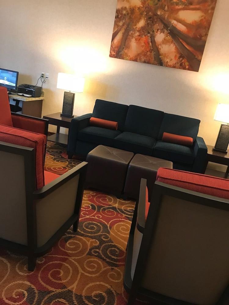 Comfort Suites Алтуна Экстерьер фото