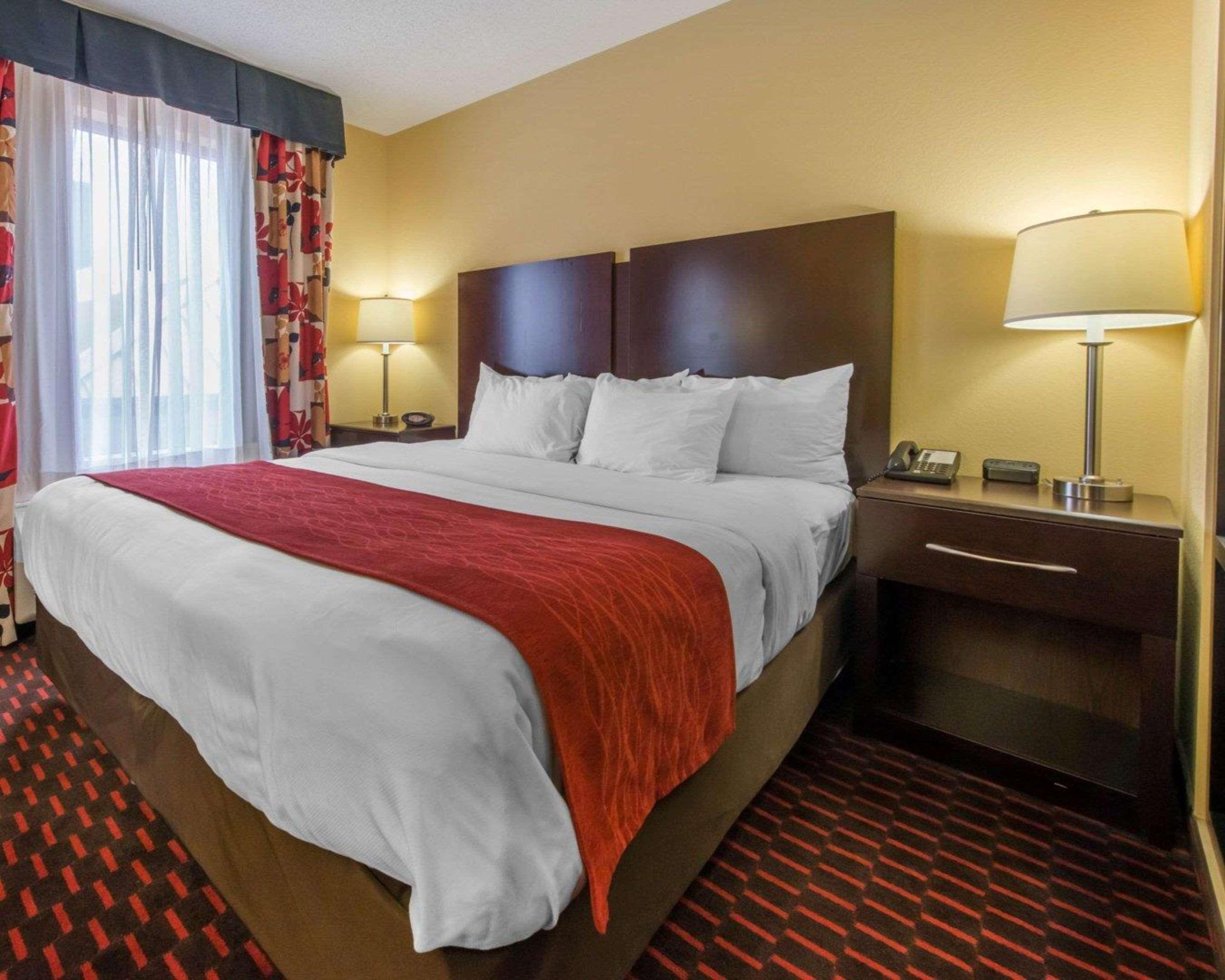 Comfort Suites Алтуна Экстерьер фото