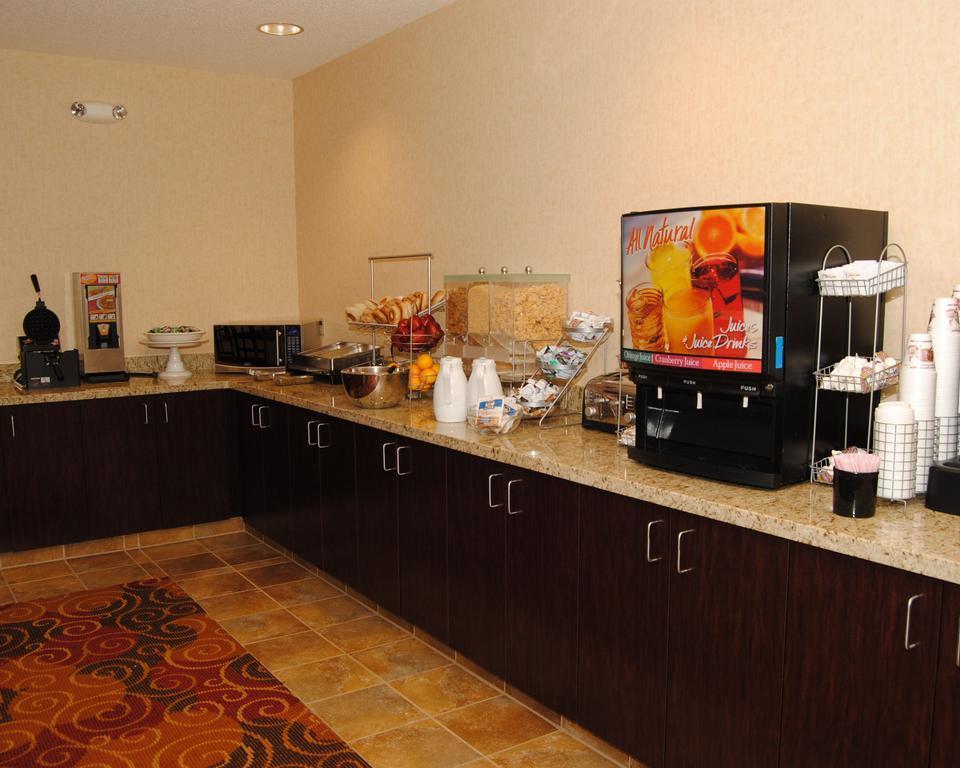 Comfort Suites Алтуна Экстерьер фото