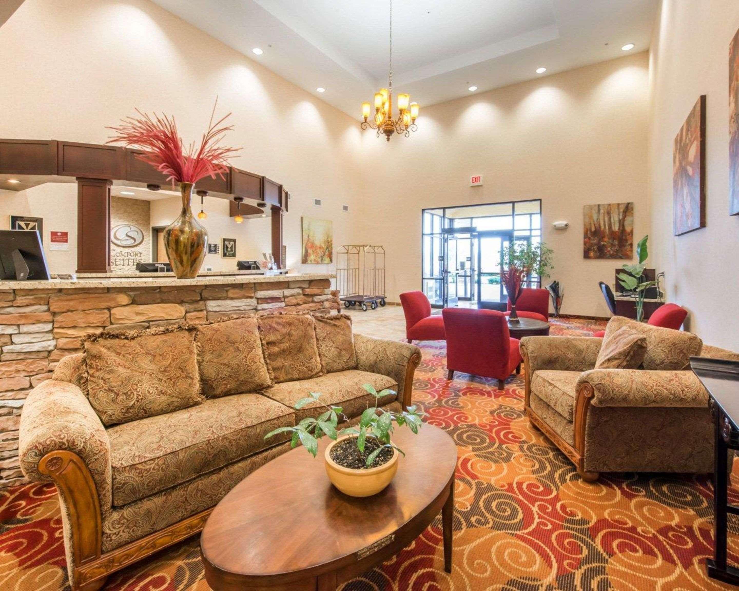 Comfort Suites Алтуна Экстерьер фото