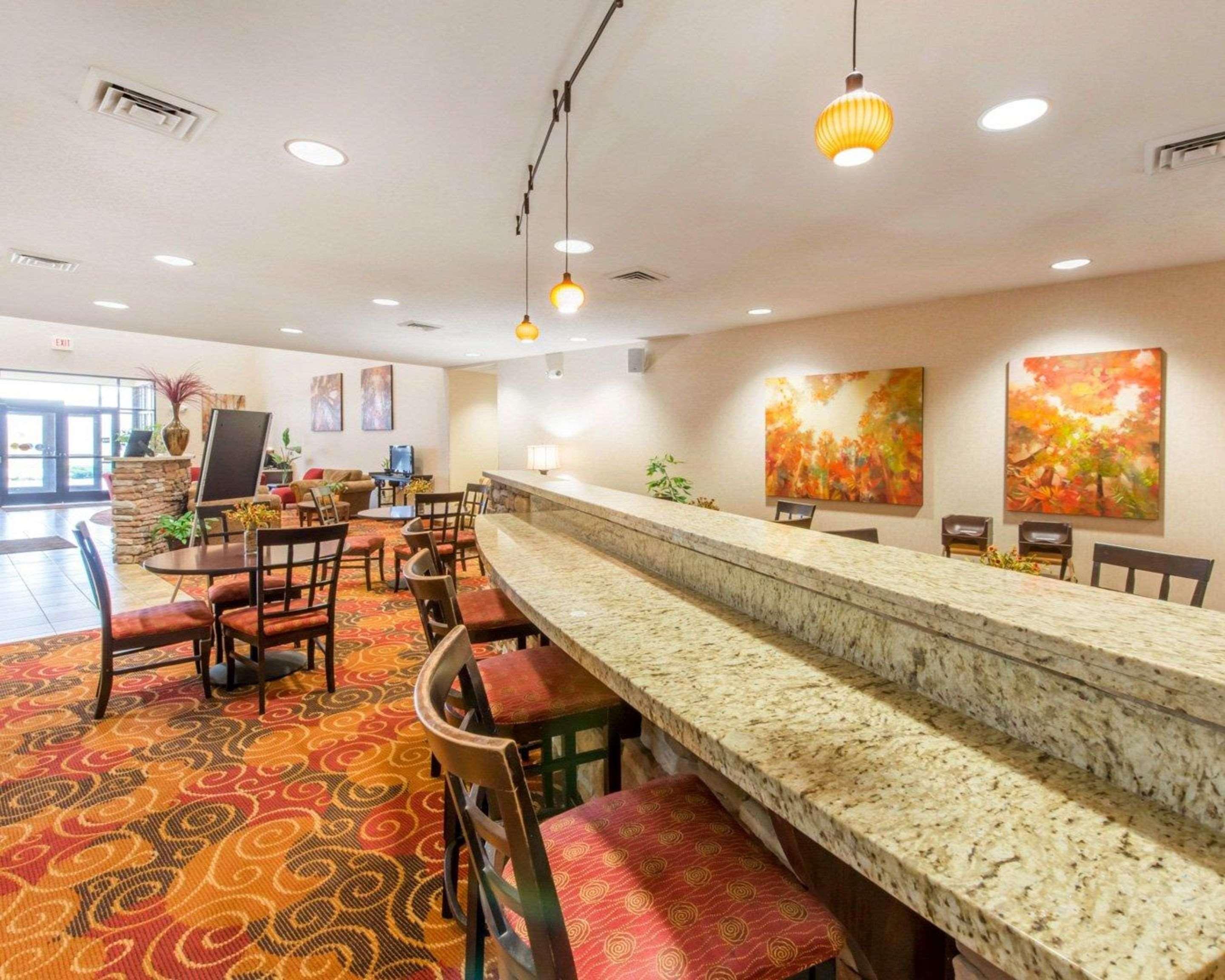 Comfort Suites Алтуна Экстерьер фото