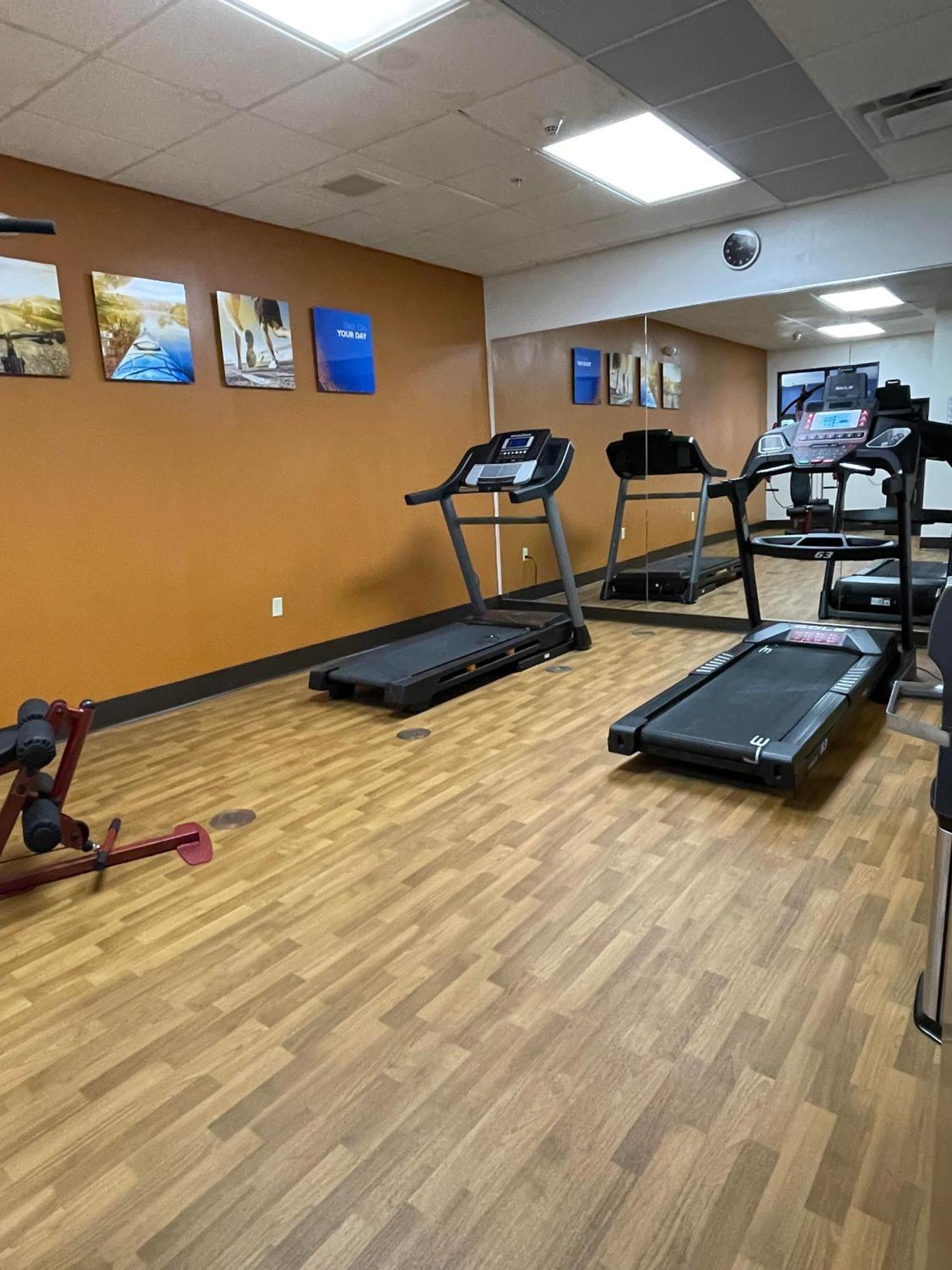 Comfort Suites Алтуна Экстерьер фото