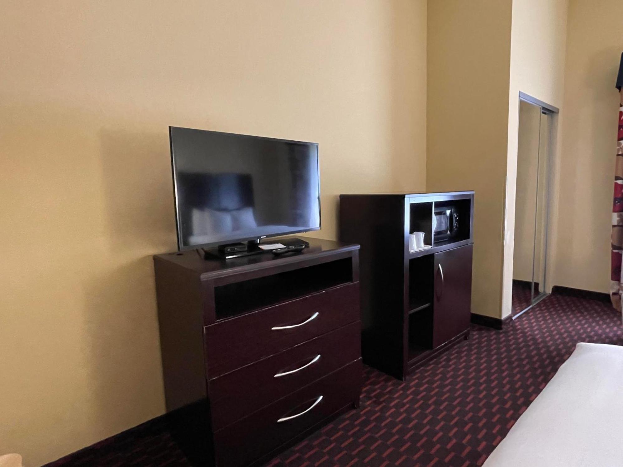 Comfort Suites Алтуна Экстерьер фото