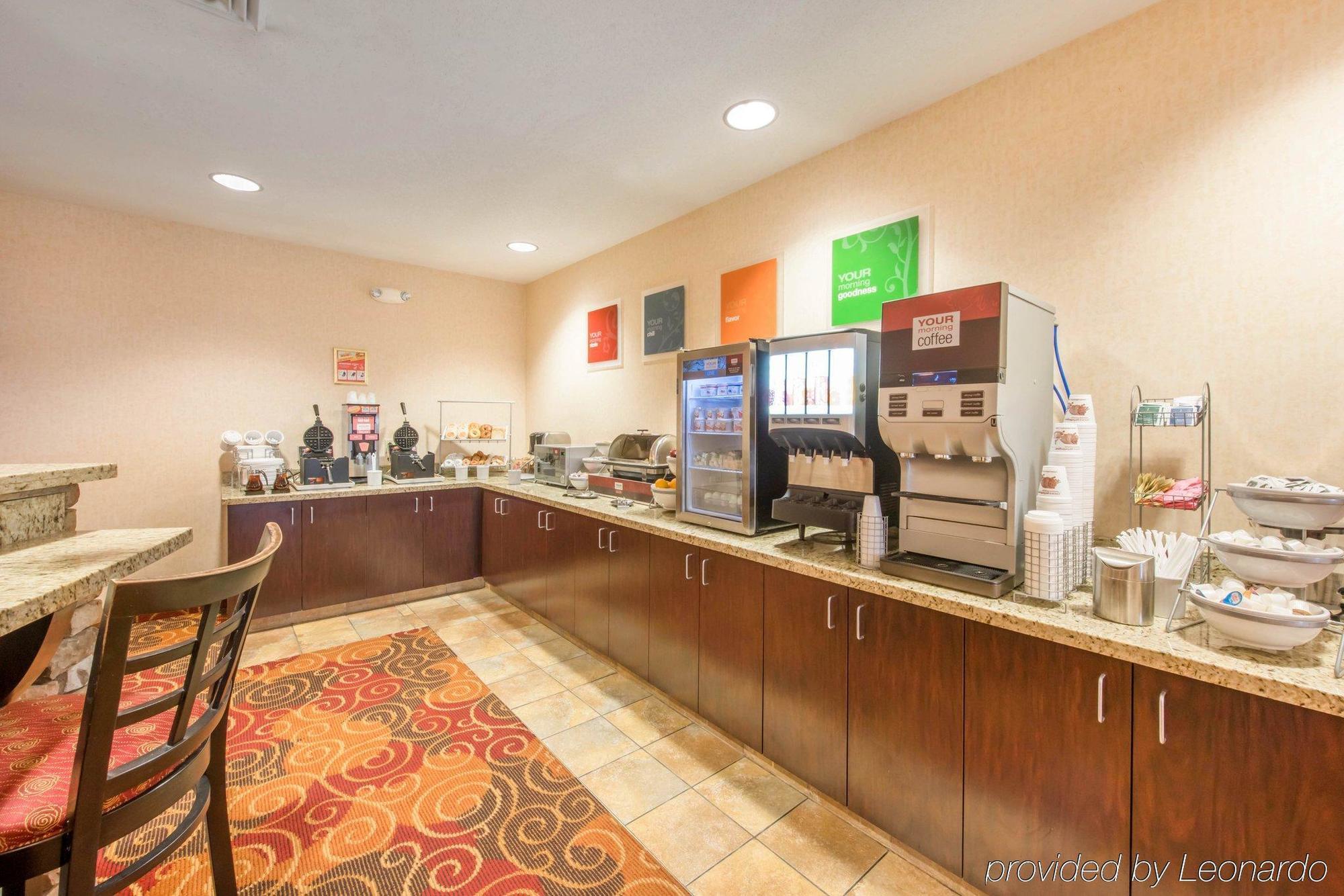 Comfort Suites Алтуна Экстерьер фото
