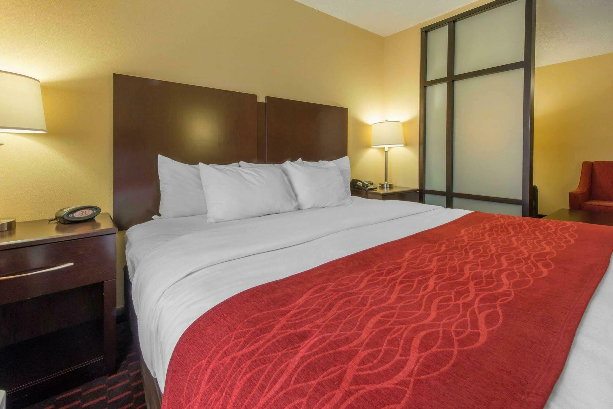 Comfort Suites Алтуна Экстерьер фото