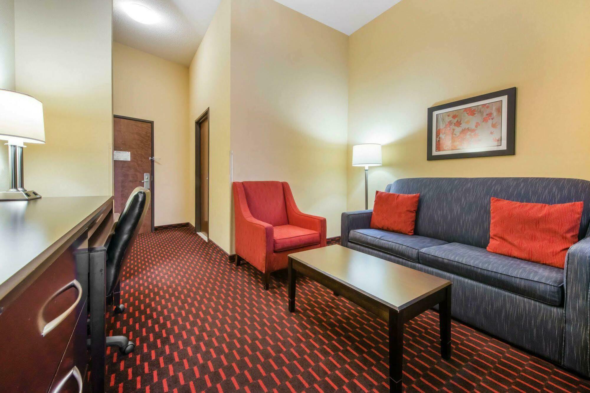 Comfort Suites Алтуна Экстерьер фото